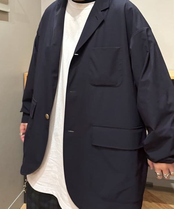 三宅 康平さんの「BEAMS WOMEN｜ベーシック 折り畳み傘」を使ったコーディネート