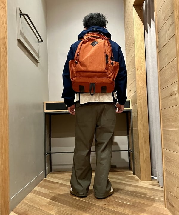 くりちゃんさんの「BEAMS WOMEN｜BEAMS PLUS / MIL Smock Indigo Rip Stop」を使ったコーディネート