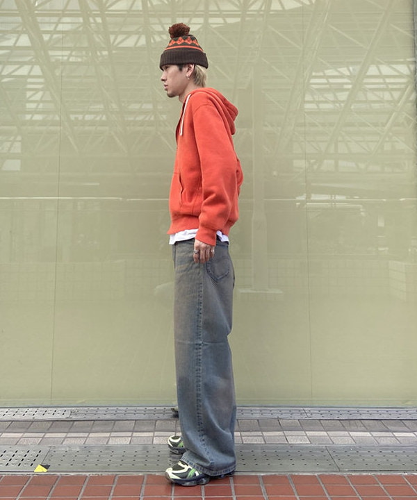 Lazzyさんの「【別注】Lee / WIDE FADE BAGGY JEANS」を使ったコーディネート