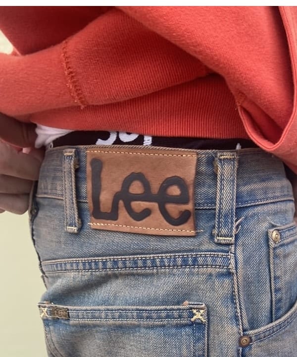 Lazzyさんの「【別注】Lee / WIDE FADE BAGGY JEANS」を使ったコーディネート