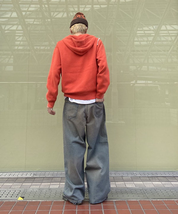 Lazzyさんの「【別注】Lee / WIDE FADE BAGGY JEANS」を使ったコーディネート