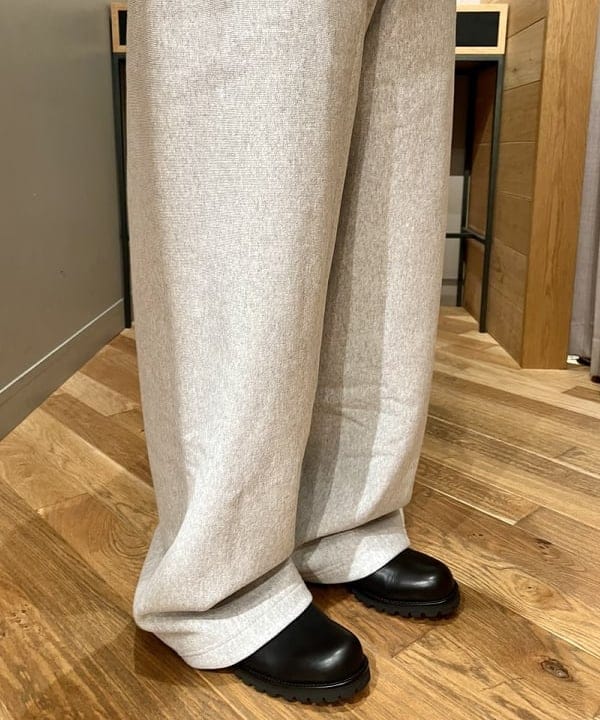 新里 京介さんの「BEAMS WOMEN｜アーガイル ポンポン ワッチ キャップ」を使ったコーディネート