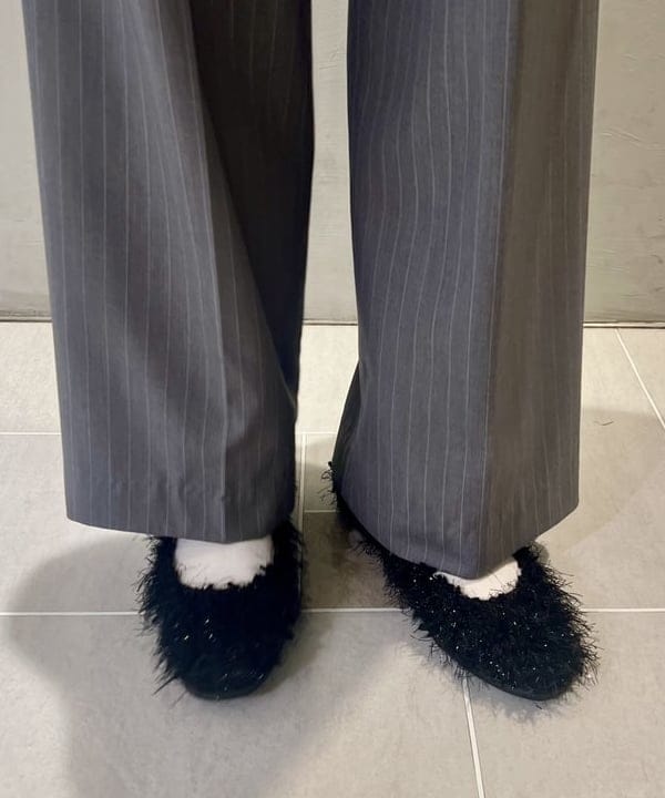 須賀さんの「BEAMS WOMEN｜ピンストライプ ストライプ 2タック パンツ」を使ったコーディネート
