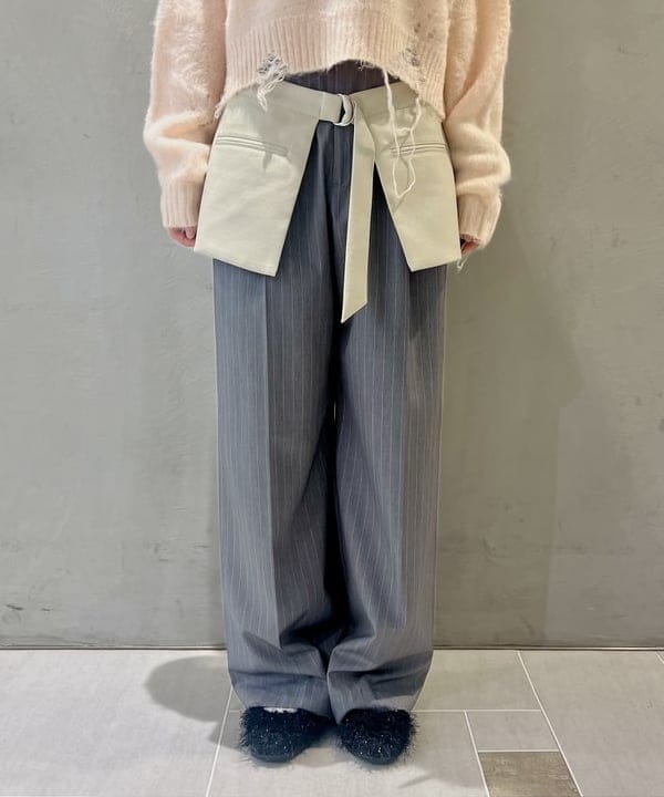 須賀さんの「BEAMS WOMEN｜ピンストライプ ストライプ 2タック パンツ」を使ったコーディネート