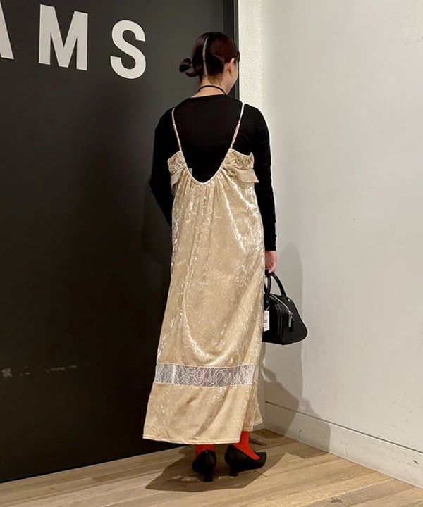 早川 萌子さんの「BEAMS WOMEN｜テレコ リブ クルーネック トップス」を使ったコーディネート