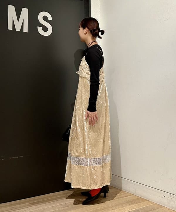 早川 萌子さんの「BEAMS WOMEN｜テレコ リブ クルーネック トップス」を使ったコーディネート