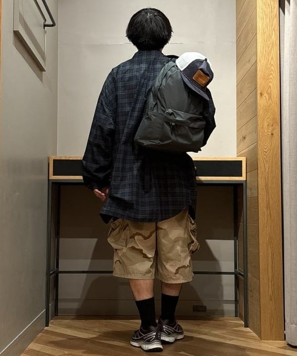 三宅 康平さんの「BEAMS WOMEN｜STANDARD SUPPLY / 別注 Daily Day Pack」を使ったコーディネート