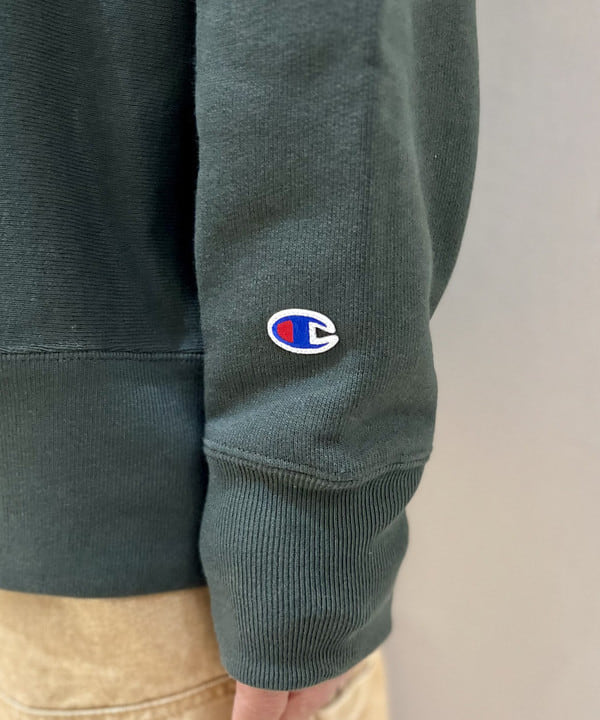 流聖さんの「BEAMS WOMEN｜【別注】Champion × MIN-NANO / ロゴ クルーネック スウェット」を使ったコーディネート