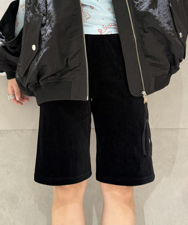 シロヤマさんの「BEAMS WOMEN｜カット コーデュロイ バイカー ショーツ」を使ったコーディネート