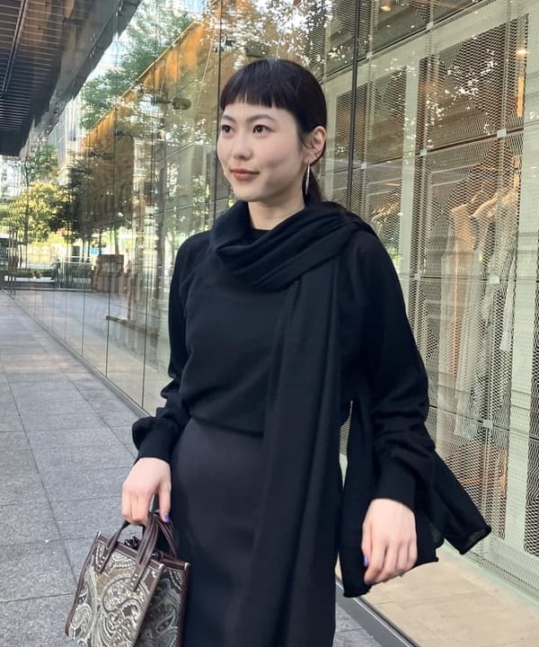 Ichika Hondaさんの「BEAMS WOMEN｜extreme cashmere / ELLENI ショート プルオーバーニット」を使ったコーディネート