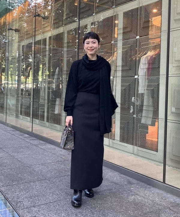 Ichika Hondaさんの「BEAMS WOMEN｜extreme cashmere / ELLENI ショート プルオーバーニット」を使ったコーディネート