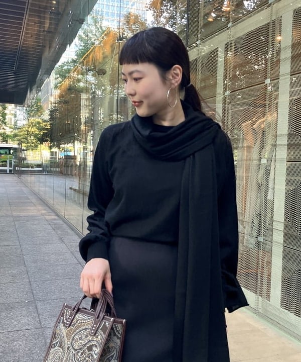 Ichika Hondaさんの「BEAMS WOMEN｜extreme cashmere / ELLENI ショート プルオーバーニット」を使ったコーディネート