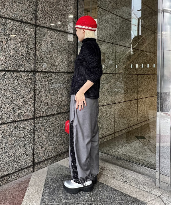 あさひさんの「BEAMS WOMEN｜サイド レース ラインパンツ」を使ったコーディネート