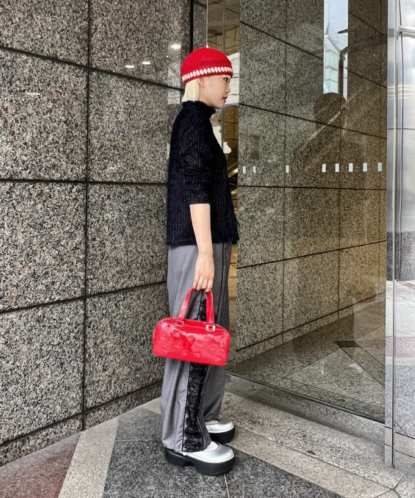 あさひさんの「BEAMS WOMEN｜サイド レース ラインパンツ」を使ったコーディネート