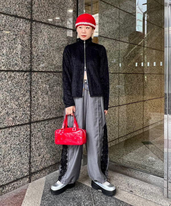あさひさんの「BEAMS WOMEN｜サイド レース ラインパンツ」を使ったコーディネート