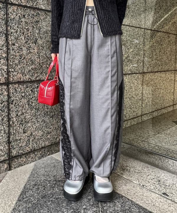 あさひさんの「BEAMS WOMEN｜サイド レース ラインパンツ」を使ったコーディネート