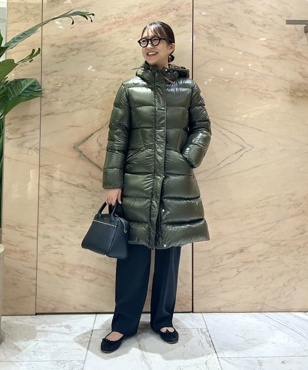 西村 章代さんの「BEAMS WOMEN｜CHRISTIAN VILLA / 別注 スタッズ ボストンバッグ」を使ったコーディネート