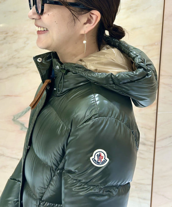 西村 章代さんの「BEAMS WOMEN｜CHRISTIAN VILLA / 別注 スタッズ ボストンバッグ」を使ったコーディネート
