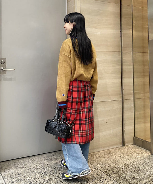 マツド ユメカさんの「BEAMS WOMEN｜14G リブ タートル ニット」を使ったコーディネート