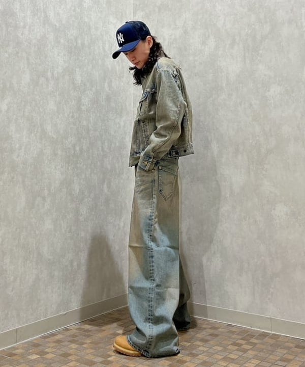 トラ吉さんの「BEAMS WOMEN｜【別注】Lee / WIDE FADE BAGGY JEANS」を使ったコーディネート