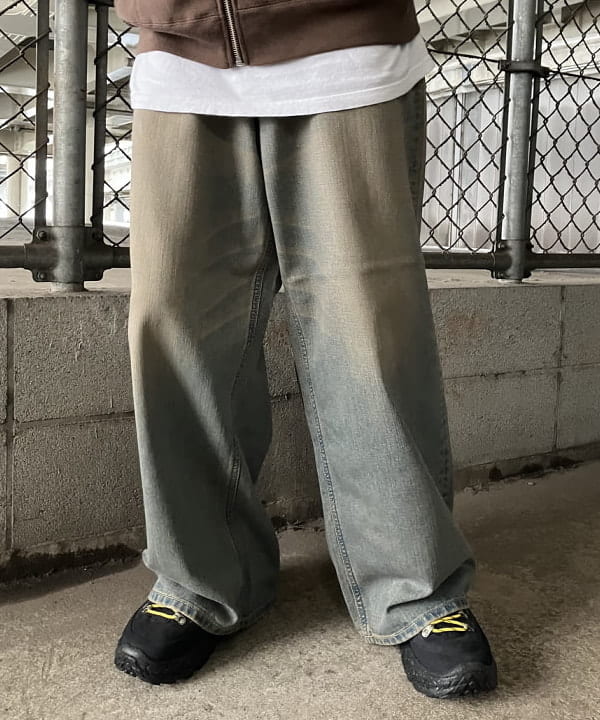 ホサカさんの「BEAMS WOMEN｜【別注】Lee / WIDE FADE BAGGY JEANS」を使ったコーディネート
