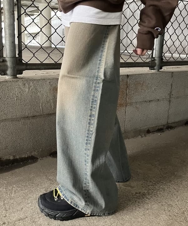 ホサカさんの「BEAMS WOMEN｜【別注】Lee / WIDE FADE BAGGY JEANS」を使ったコーディネート