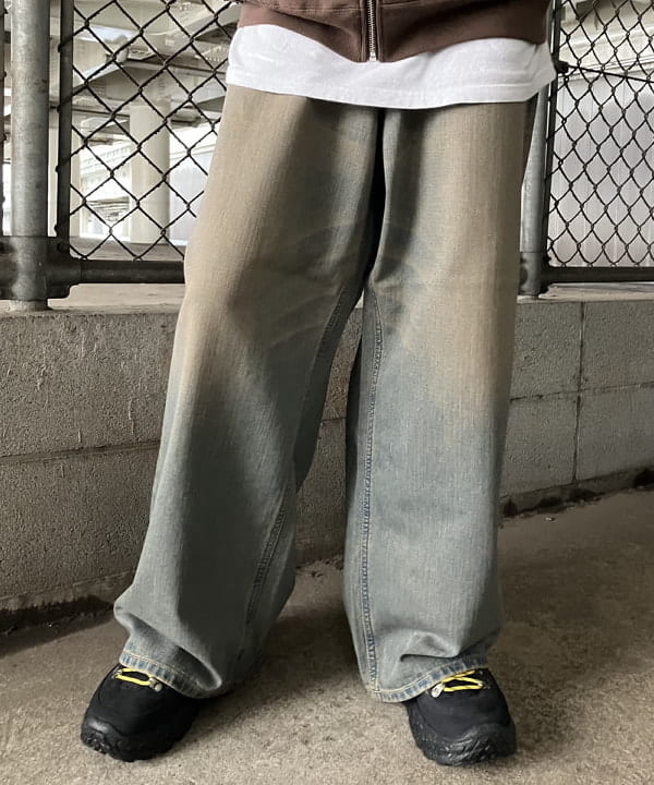 ホサカさんの「BEAMS WOMEN｜【別注】Lee / WIDE FADE BAGGY JEANS」を使ったコーディネート