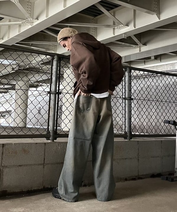 ホサカさんの「BEAMS WOMEN｜【別注】Lee / WIDE FADE BAGGY JEANS」を使ったコーディネート