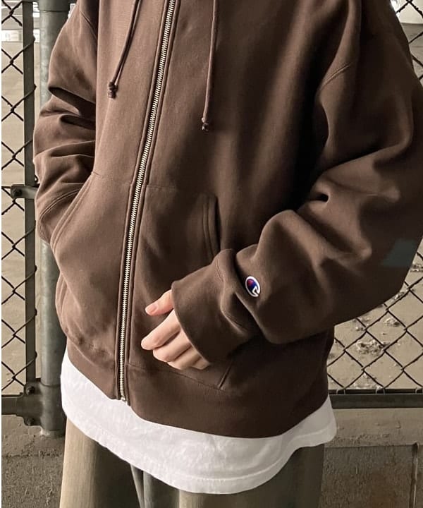 ホサカさんの「BEAMS WOMEN｜【別注】Lee / WIDE FADE BAGGY JEANS」を使ったコーディネート