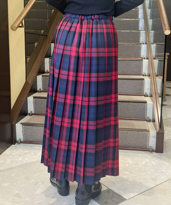 蒲原 捺美さんの「BEAMS WOMEN｜丸胴 テレコ 長袖 Tシャツ」を使ったコーディネート