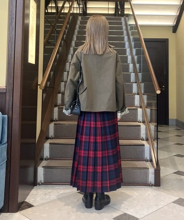 蒲原 捺美さんの「BEAMS WOMEN｜丸胴 テレコ 長袖 Tシャツ」を使ったコーディネート