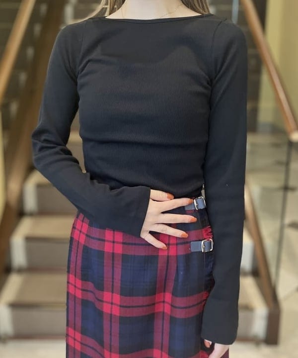 蒲原 捺美さんの「BEAMS WOMEN｜丸胴 テレコ 長袖 Tシャツ」を使ったコーディネート