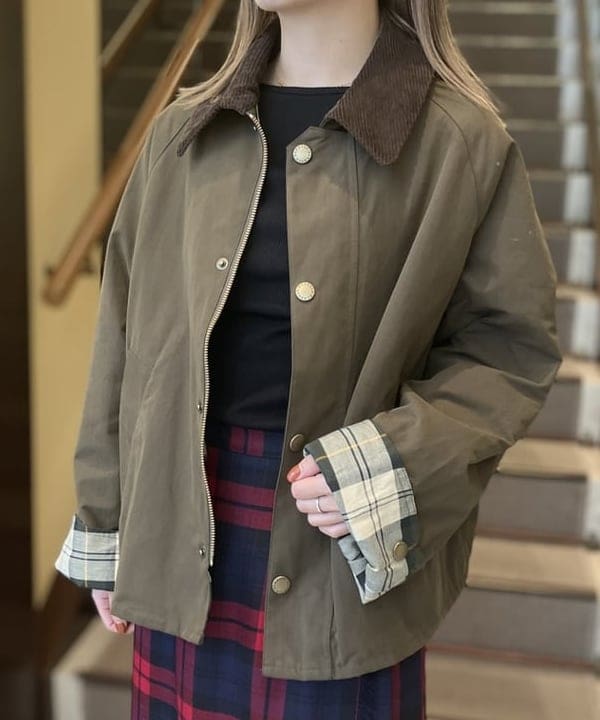 蒲原 捺美さんの「BEAMS WOMEN｜丸胴 テレコ 長袖 Tシャツ」を使ったコーディネート