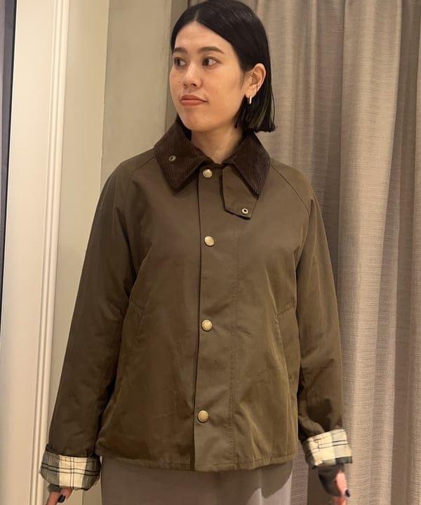 岡 妃呂美さんの「BEAMS WOMEN｜BARBOUR / 別注 TRANSPORT ジャケット」を使ったコーディネート