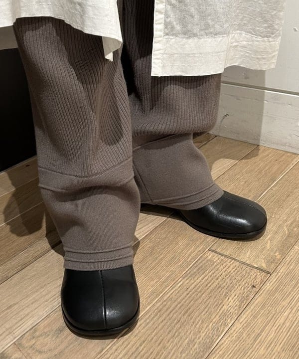安藤 菜央さんの「BEAMS WOMEN｜ミリタリー ニットパンツ」を使ったコーディネート