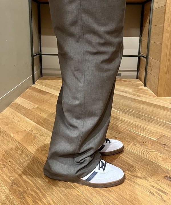 新里 京介さんの「BEAMS WOMEN｜NEW. / CHUMLEY'S」を使ったコーディネート