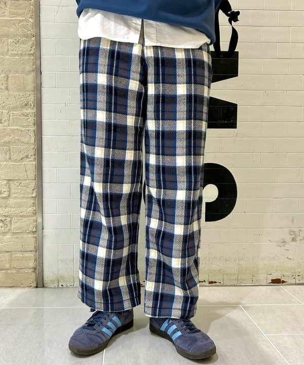 スミレさんの「BEAMS WOMEN｜【別注】Columbia / Graphic Sweat」を使ったコーディネート