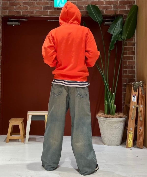 ディクソン 太陽さんの「BEAMS WOMEN｜【別注】Lee / WIDE FADE BAGGY JEANS」を使ったコーディネート