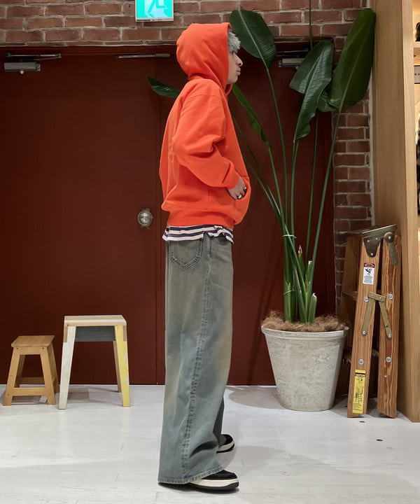 ディクソン 太陽さんの「BEAMS WOMEN｜【別注】Lee / WIDE FADE BAGGY JEANS」を使ったコーディネート