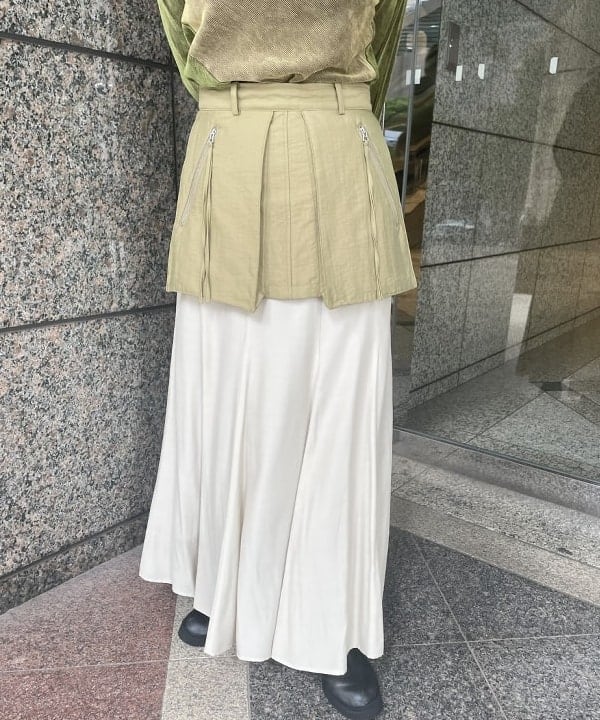 田中 里実さんの「BEAMS WOMEN｜RBS / ビッグ ポケット レイヤード スカート」を使ったコーディネート