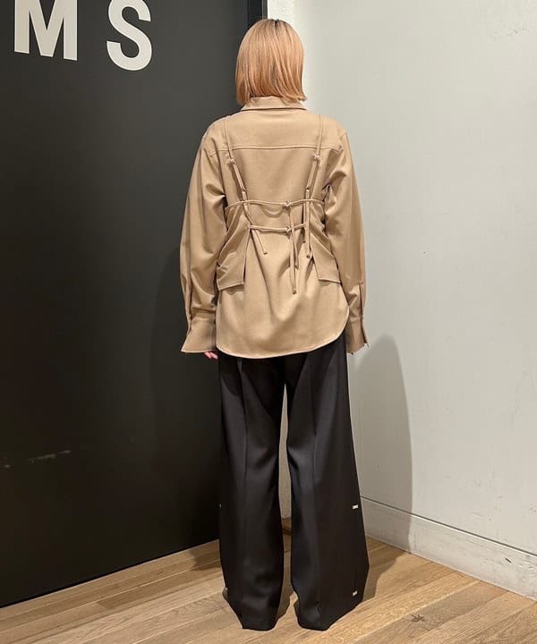 佐藤 亜美さんの「BEAMS WOMEN｜RBS / サイド タック パンツ」を使ったコーディネート