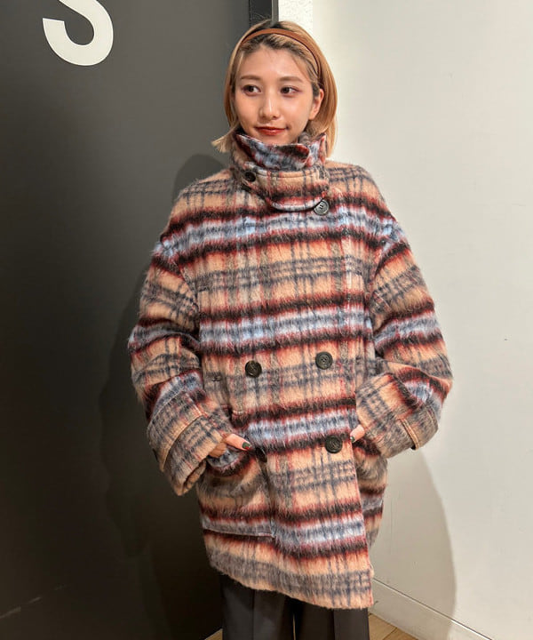 佐藤 亜美さんの「BEAMS WOMEN｜RBS / サイド タック パンツ」を使ったコーディネート
