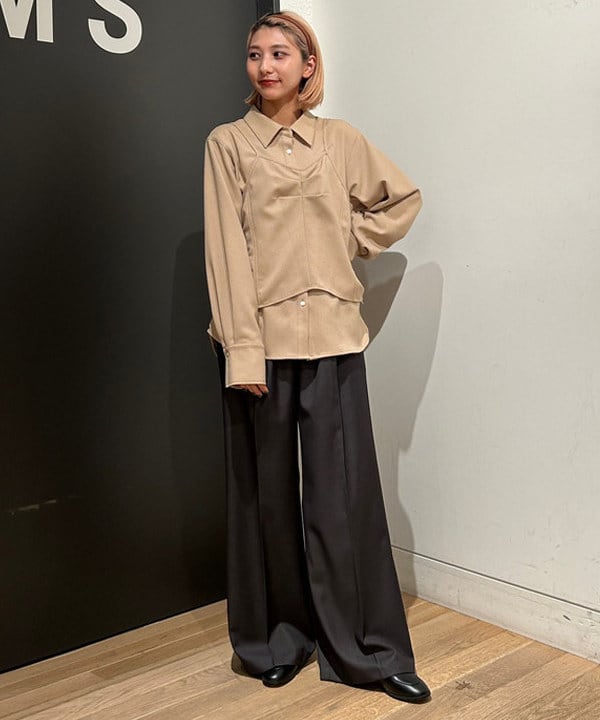 佐藤 亜美さんの「BEAMS WOMEN｜RBS / サイド タック パンツ」を使ったコーディネート
