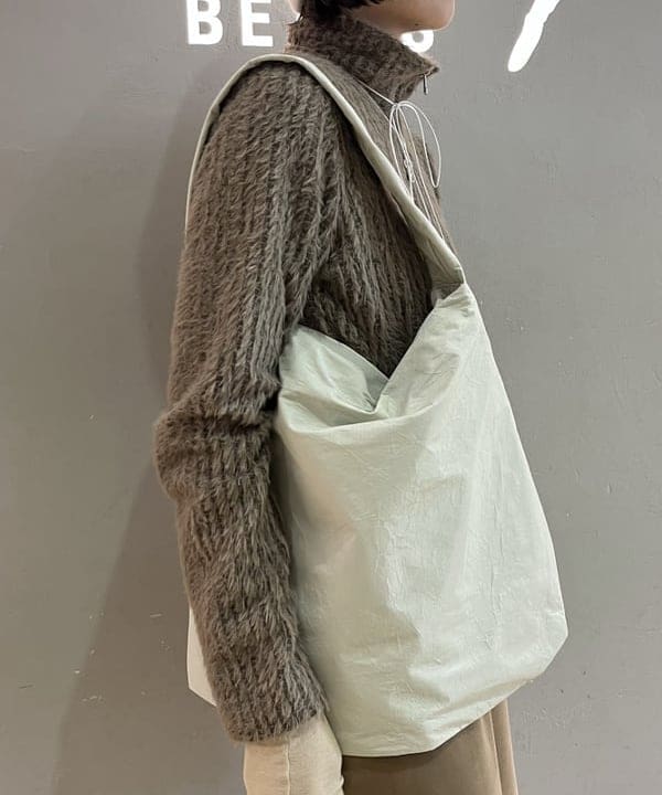 神坂 莉子さんの「BEAMS WOMEN｜アンゴラ混 ビーニー」を使ったコーディネート