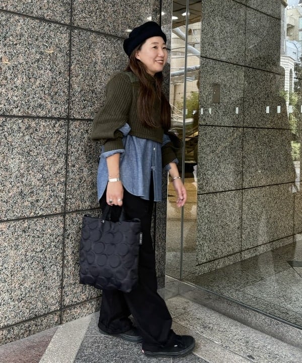 サイトウ　トモミさんの「BEAMS WOMEN｜BUZZ RICKSON'S / 別注 シャンブレー ロングスリーブ シャツ」を使ったコーディネート