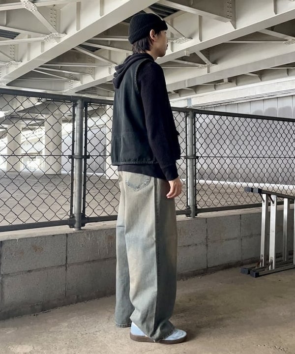 槙山 賢斗さんの「BEAMS WOMEN｜【別注】Lee / WIDE FADE BAGGY JEANS」を使ったコーディネート