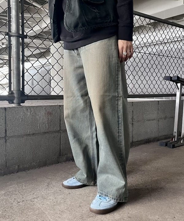 槙山 賢斗さんの「BEAMS WOMEN｜【別注】Lee / WIDE FADE BAGGY JEANS」を使ったコーディネート