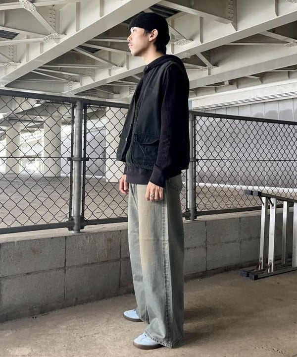 槙山 賢斗さんの「BEAMS WOMEN｜【別注】Lee / WIDE FADE BAGGY JEANS」を使ったコーディネート