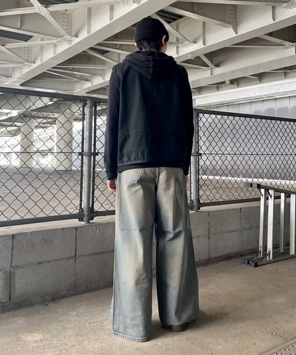 槙山 賢斗さんの「BEAMS WOMEN｜【別注】Lee / WIDE FADE BAGGY JEANS」を使ったコーディネート