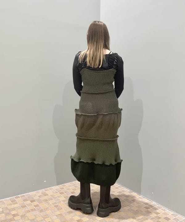 田中 里実さんの「BEAMS WOMEN｜フラップ ミニ バッグ」を使ったコーディネート